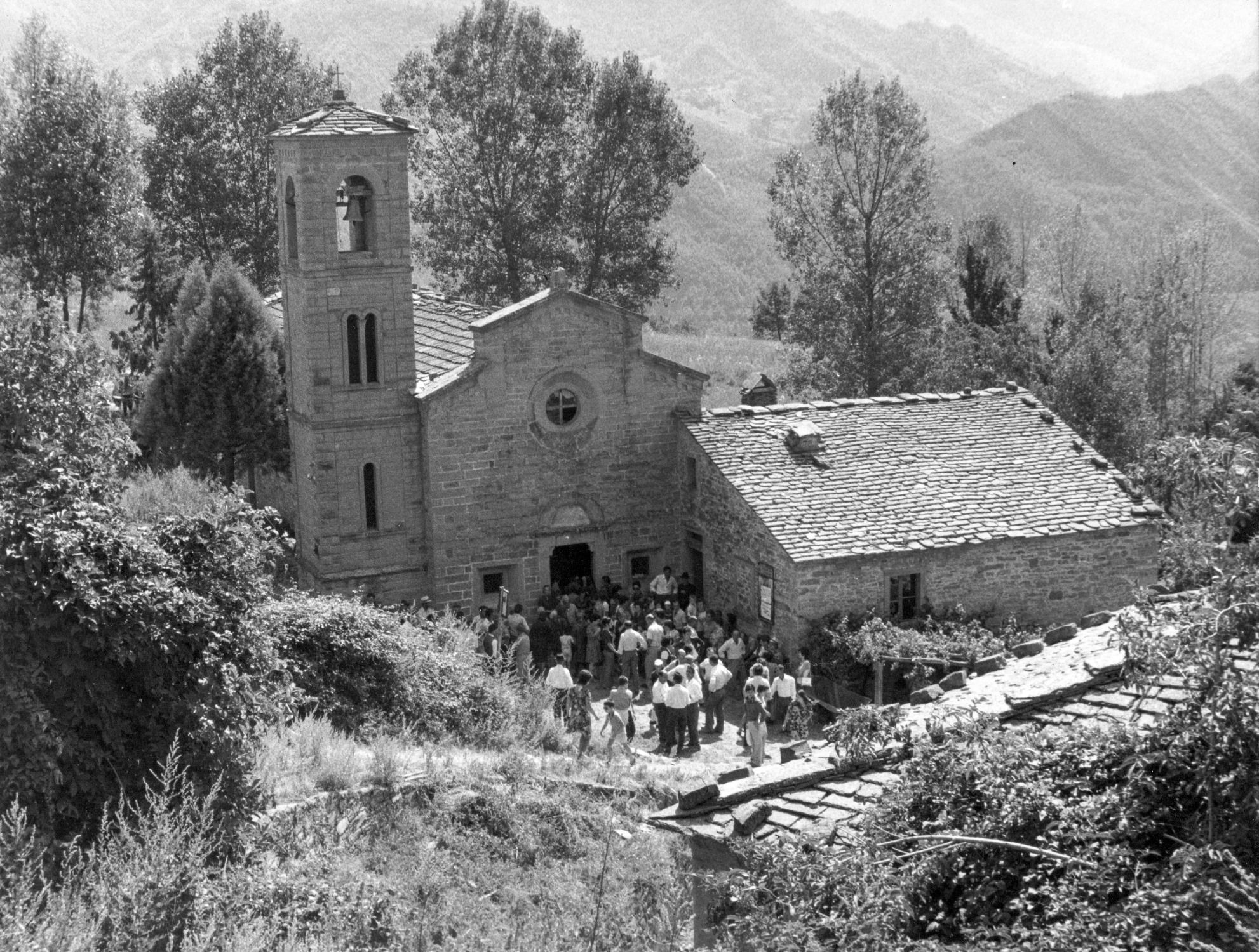 08 08 la prima festa di paese alla chiesa di strabatenza ristrutturata